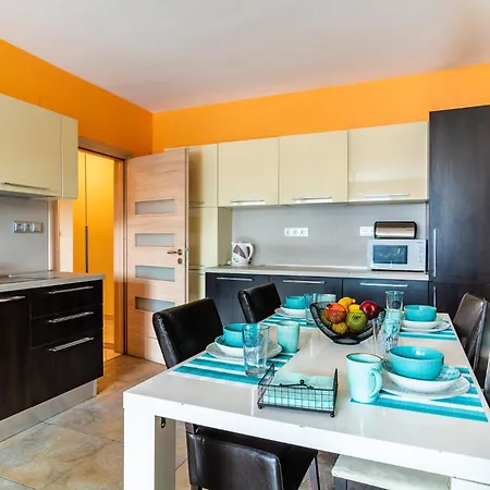 The Right Choice 9 Apartment
